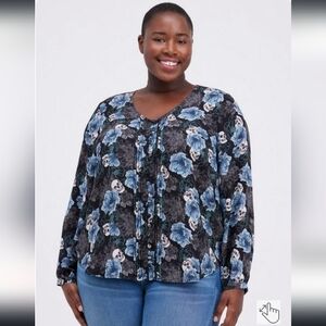 NWT Torrid Georgette Pintuck Button Front Blouse long sleeve floral Size 5